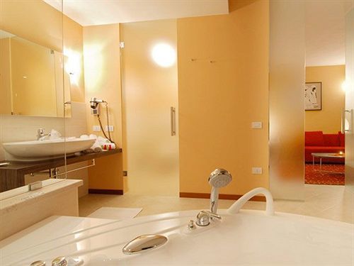 Rosso Frizzante Hotel Sorbara Eksteriør billede